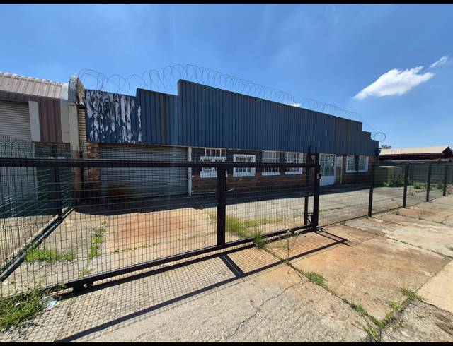 2,110M² WAREHOUSE FOR SALE IN HERIOTDALE